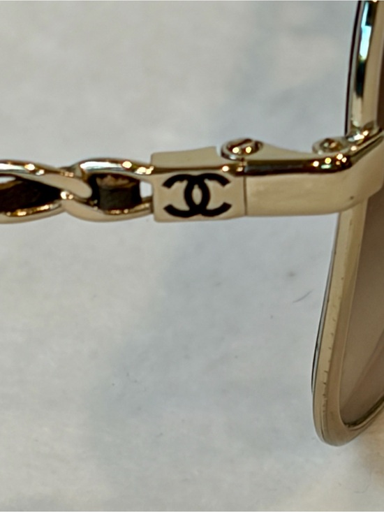 CHANEL Aviator Sunglasses, Brn leather/gold chain temples,CCs, brn gradient lens main image 5